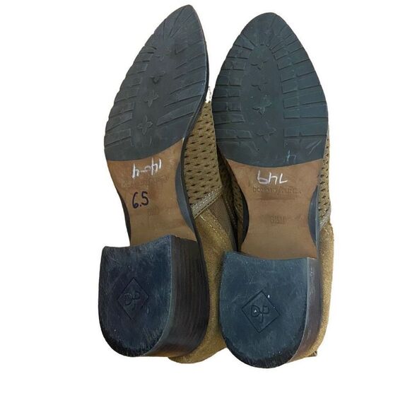 Donald Pliner Darla Perforated Booties Camel Tan Waxy Suede Slip On Size 6.5 - Picture 5 of 7